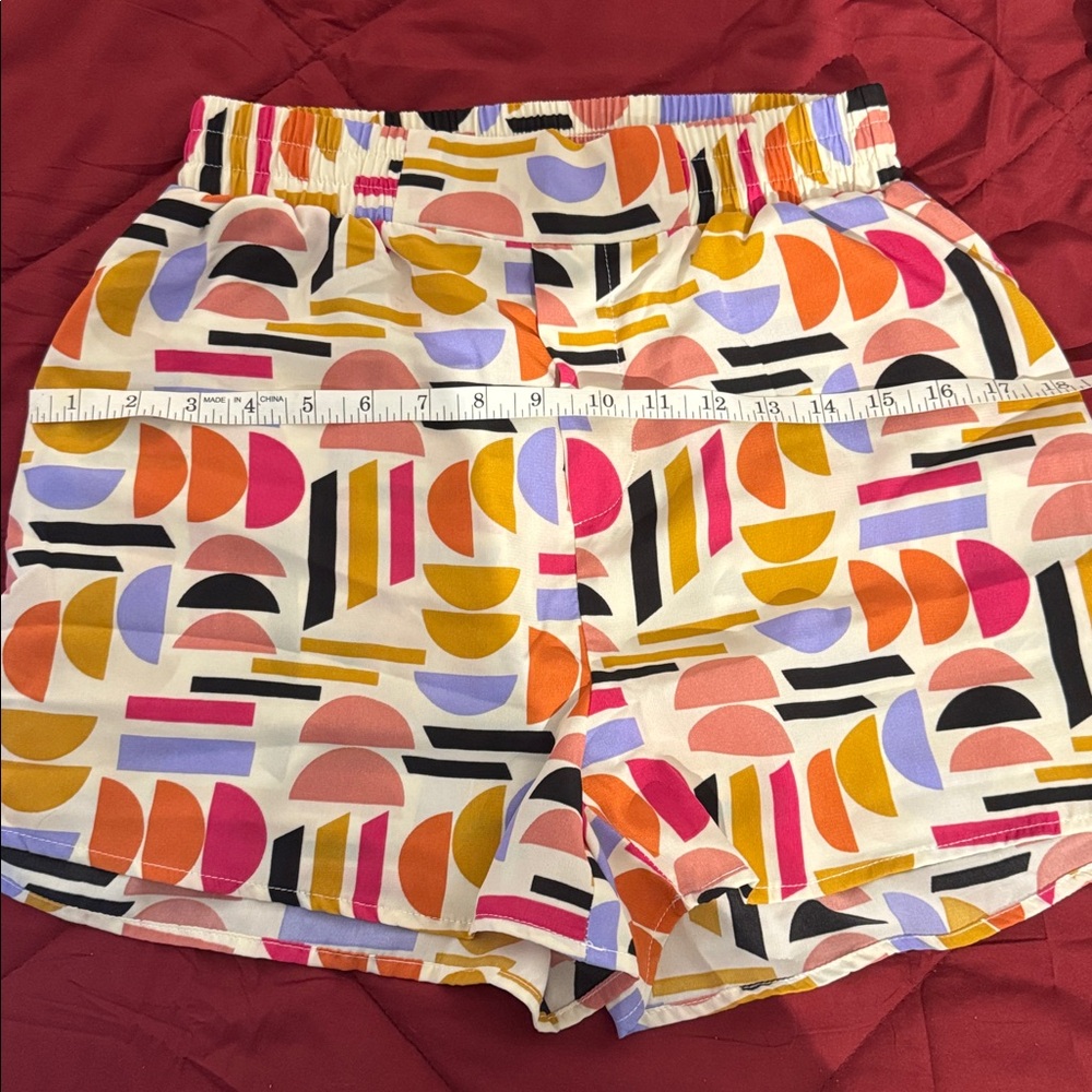 Timing Colorful Geometric Shorts - Picture 6 of 8